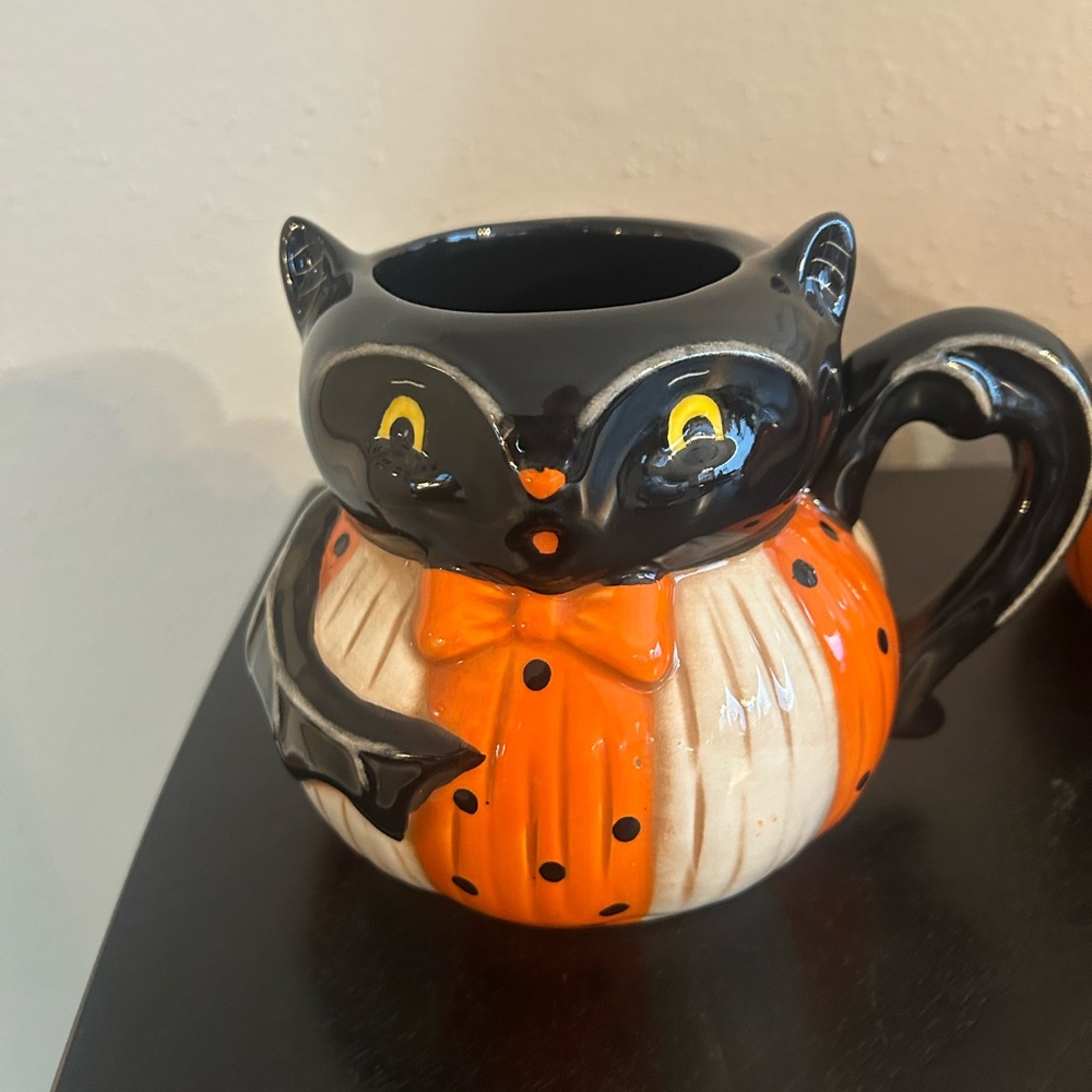 Johanna Parker Vintage Cat Mug